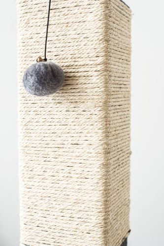 Catry Natural Minimalist Cat Tree Cat Scratching Post with Natural Sisal Rope and Toys