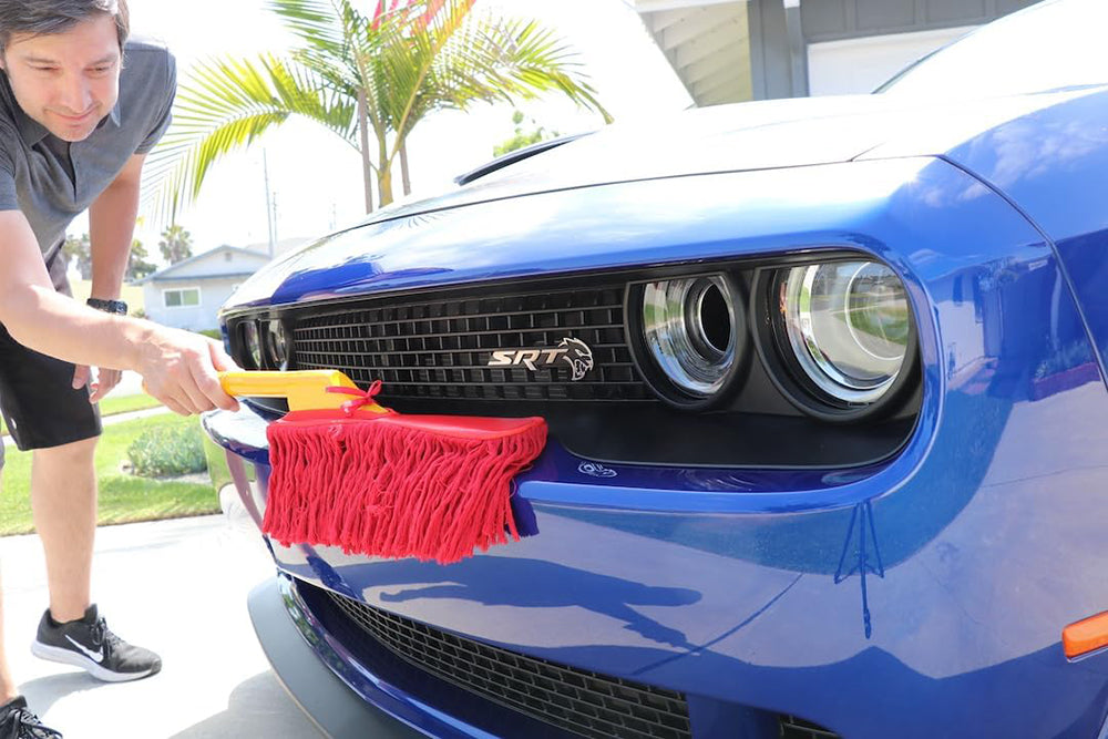 California Car Duster with 26" Wood Handle