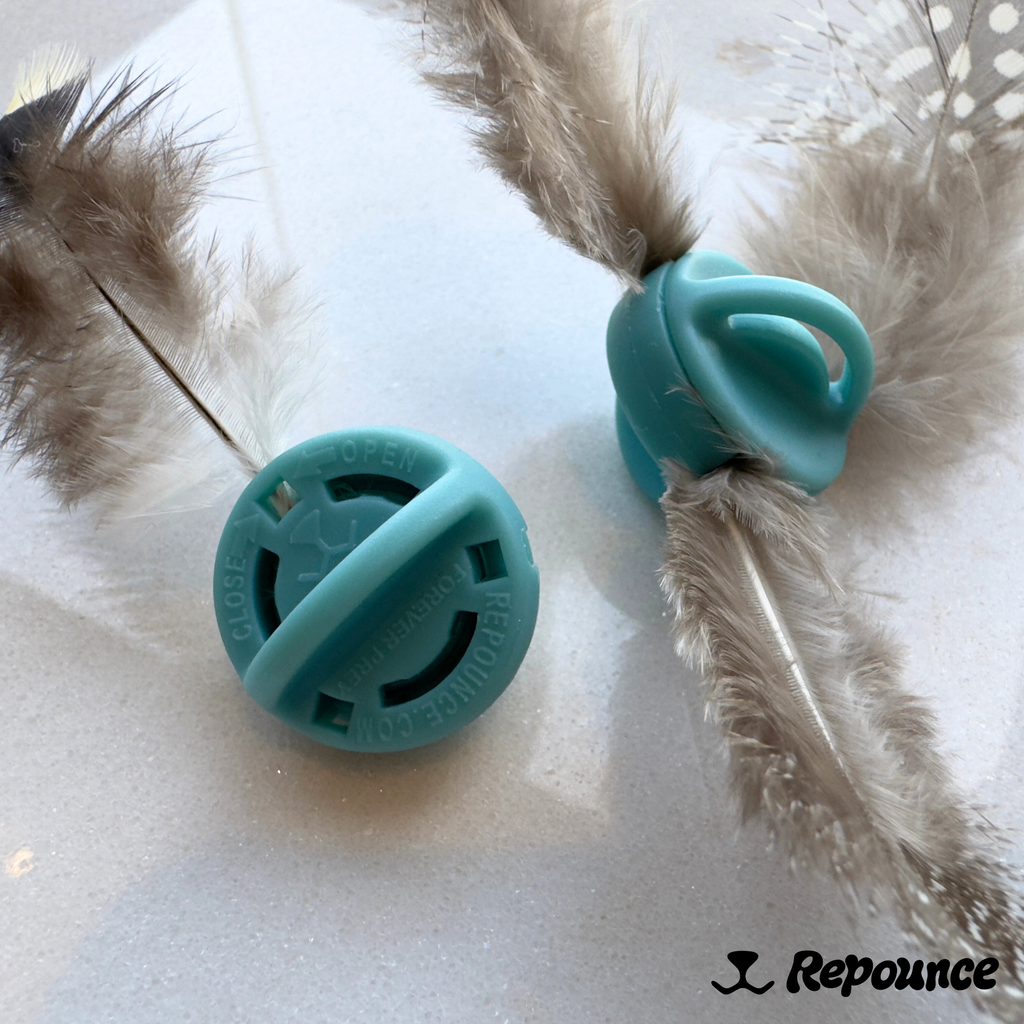 Repounce Forever Prey™ - World's First Refillable Feather Toy