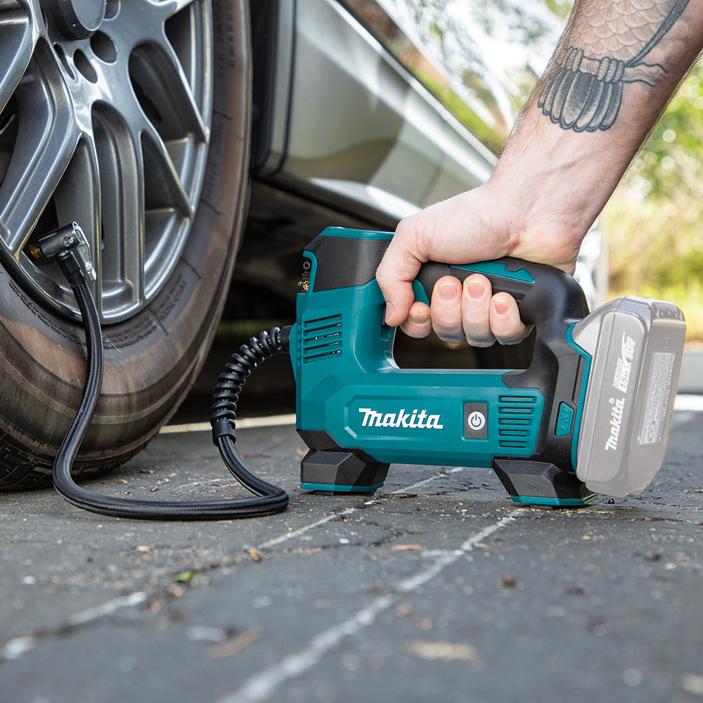 Makita 18V LXT Lithium-Ion Cordless Inflator Kit (1.5Ah)