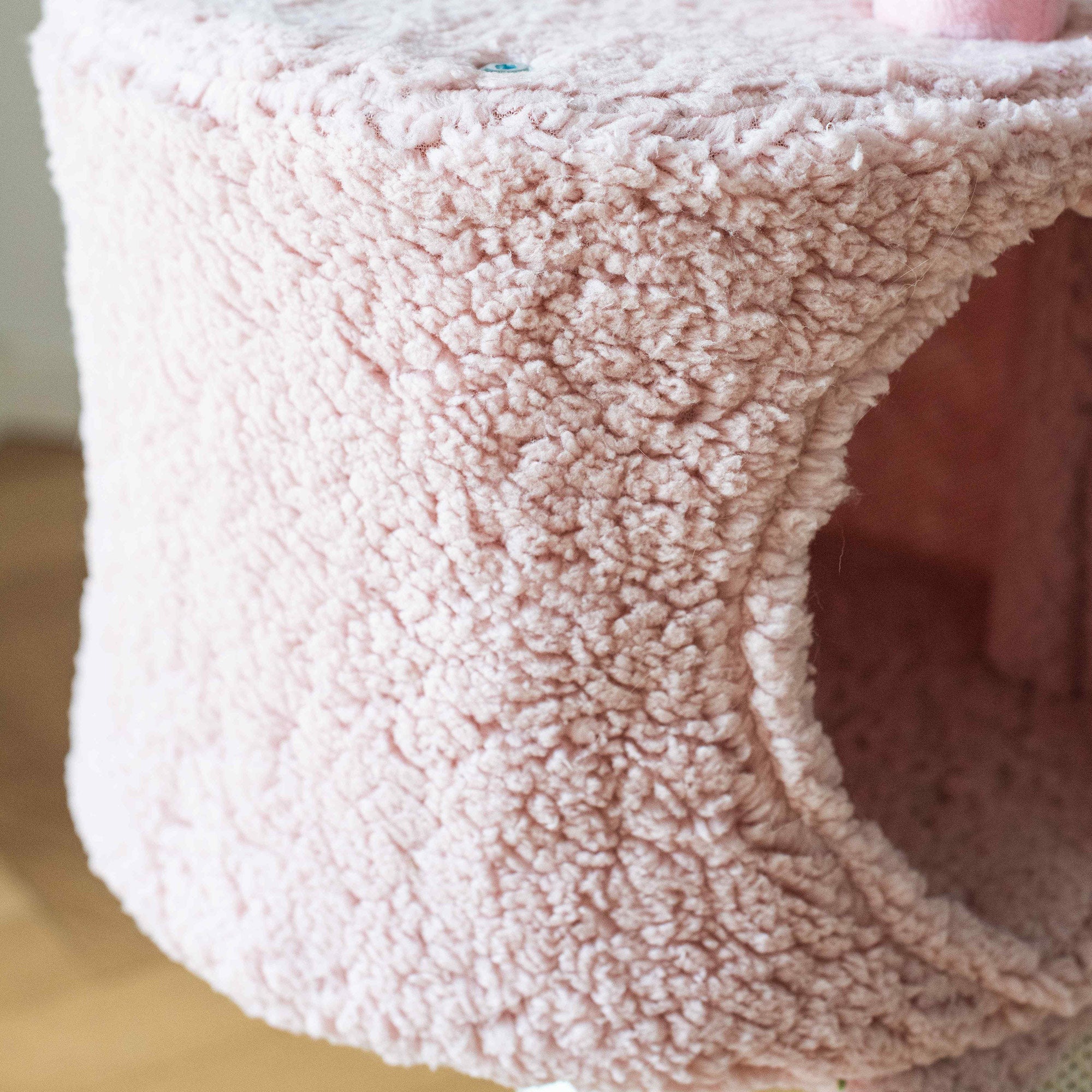 Catry Flamingo Cat Tree with Scratching Ramp