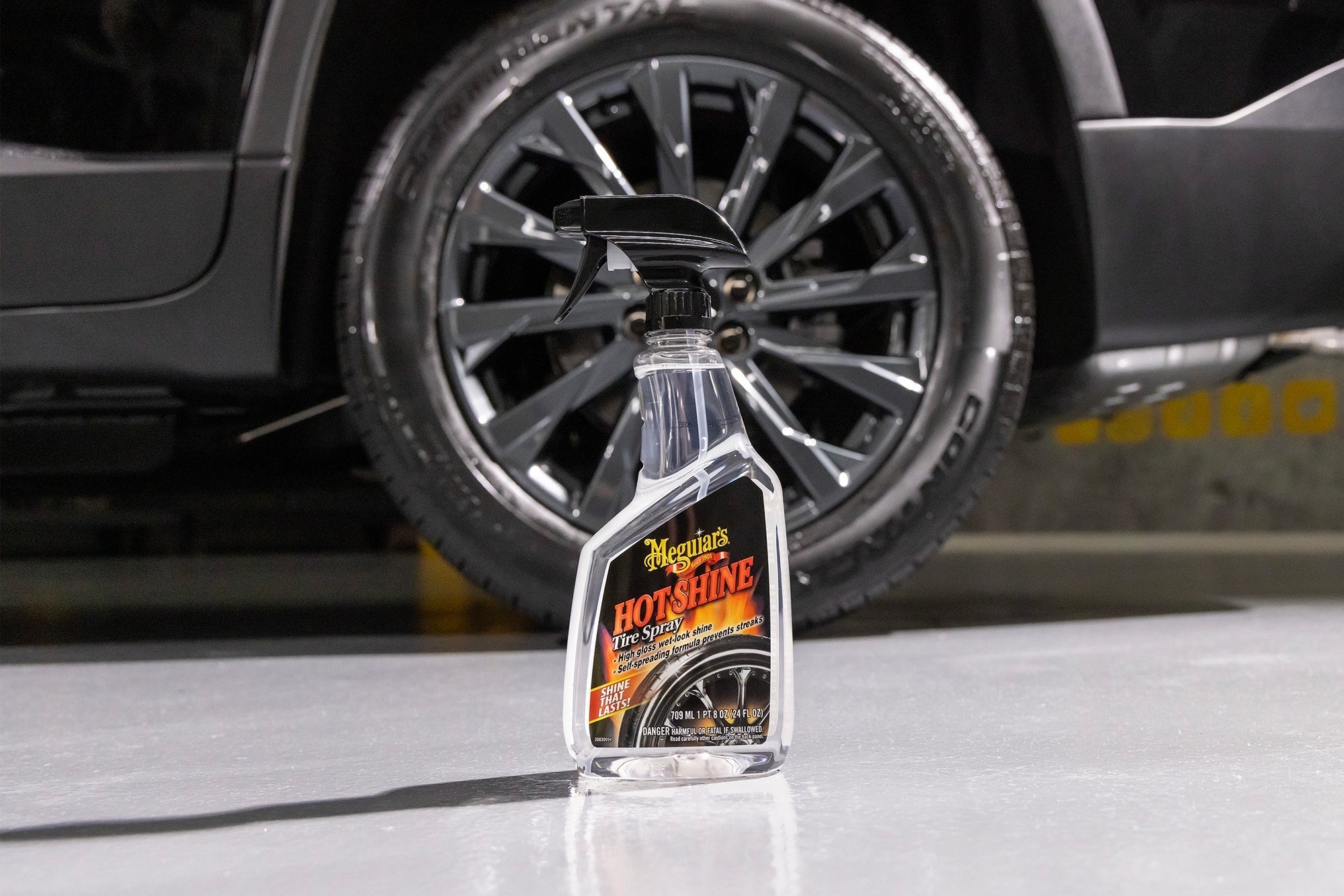 Meguiar's Hot Shine High Gloss Tire Spray, G12024 - 24 oz.