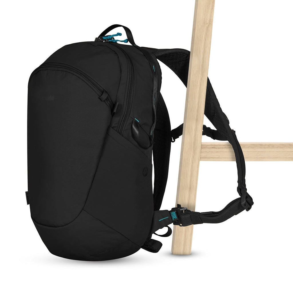 Pacsafe® Eco 18L 防盜背囊