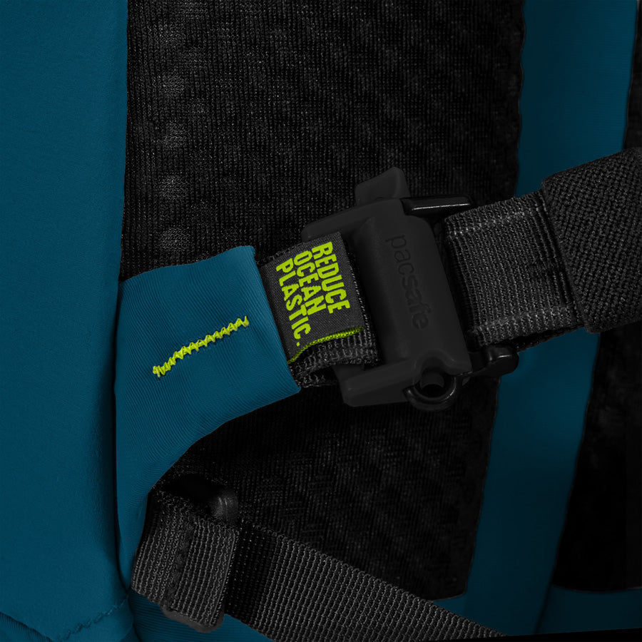 Pacsafe® Eco 18L 防盜背囊