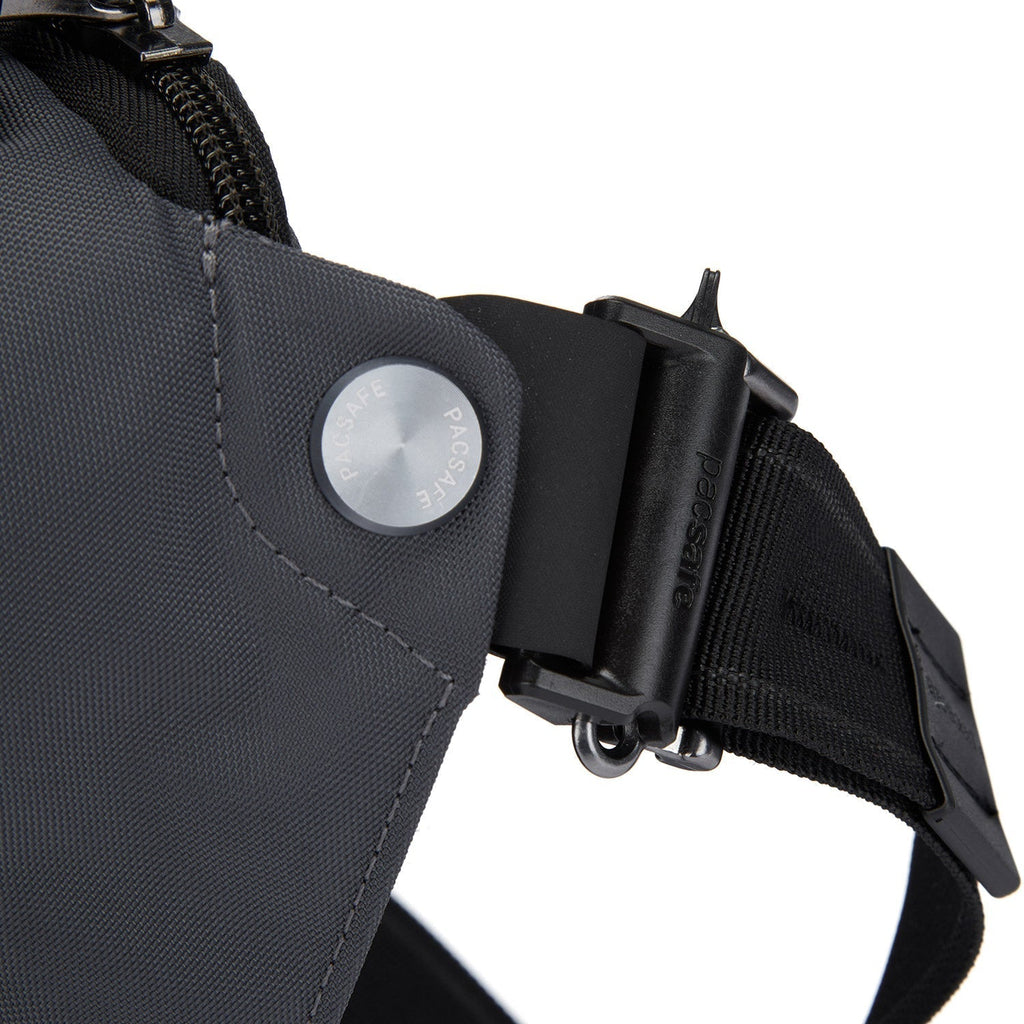 Pacsafe® EXP 12" 防盜斜孭胸袋