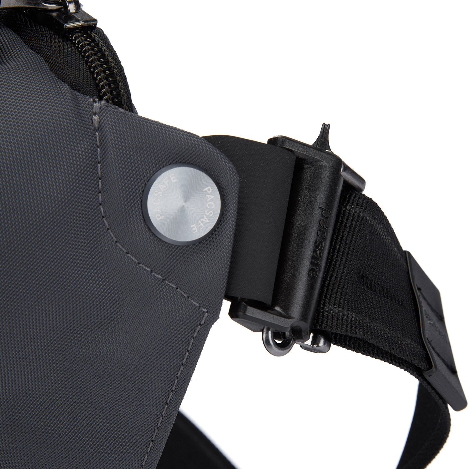 Pacsafe® EXP 12" 防盜斜孭胸袋