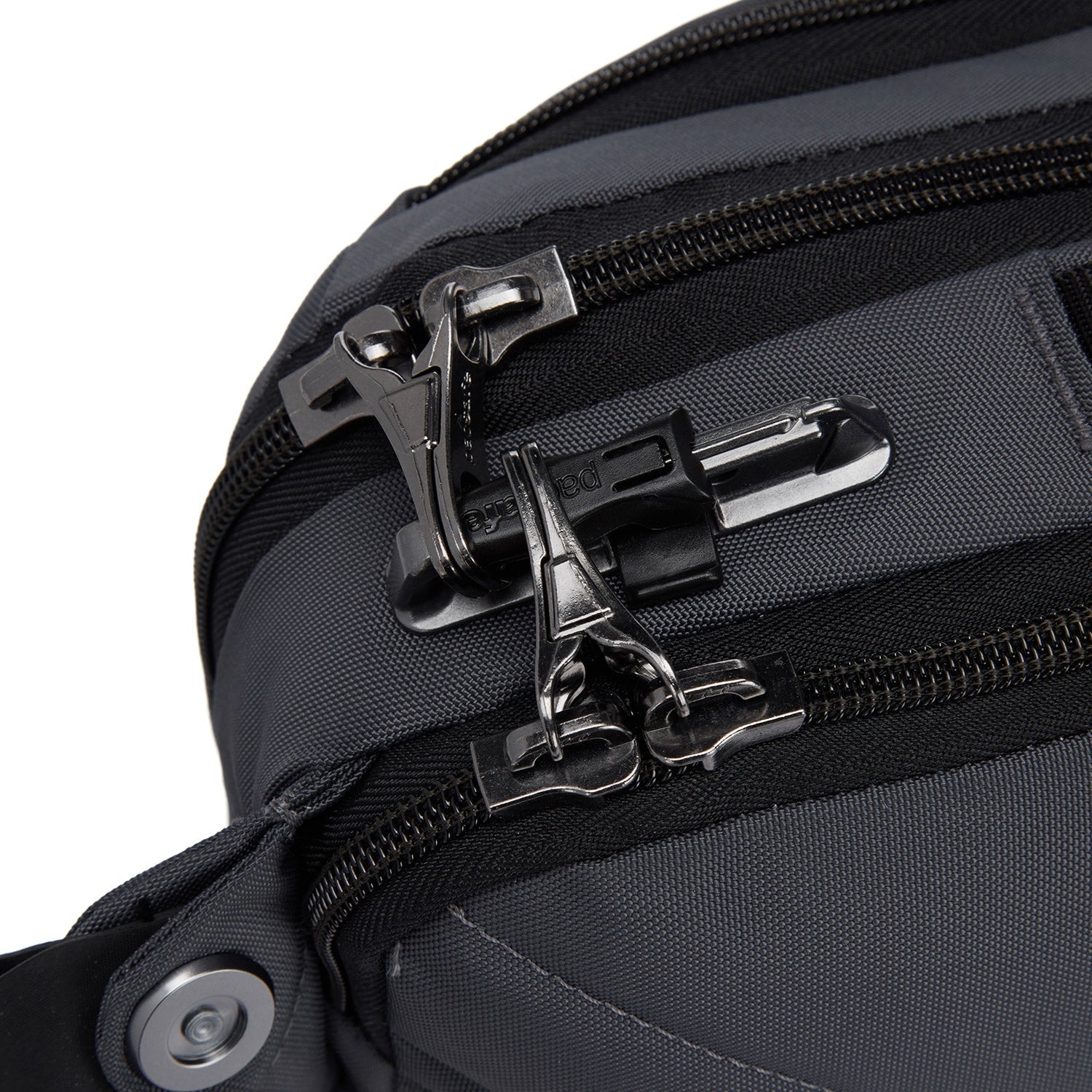 Pacsafe® EXP 12" 防盜斜孭胸袋