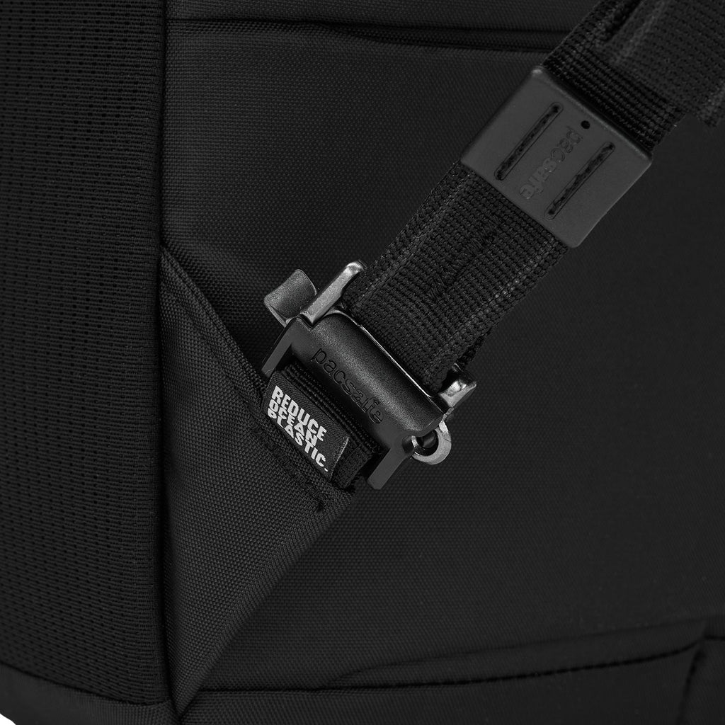 Pacsafe® EXP 28L 防盜背囊
