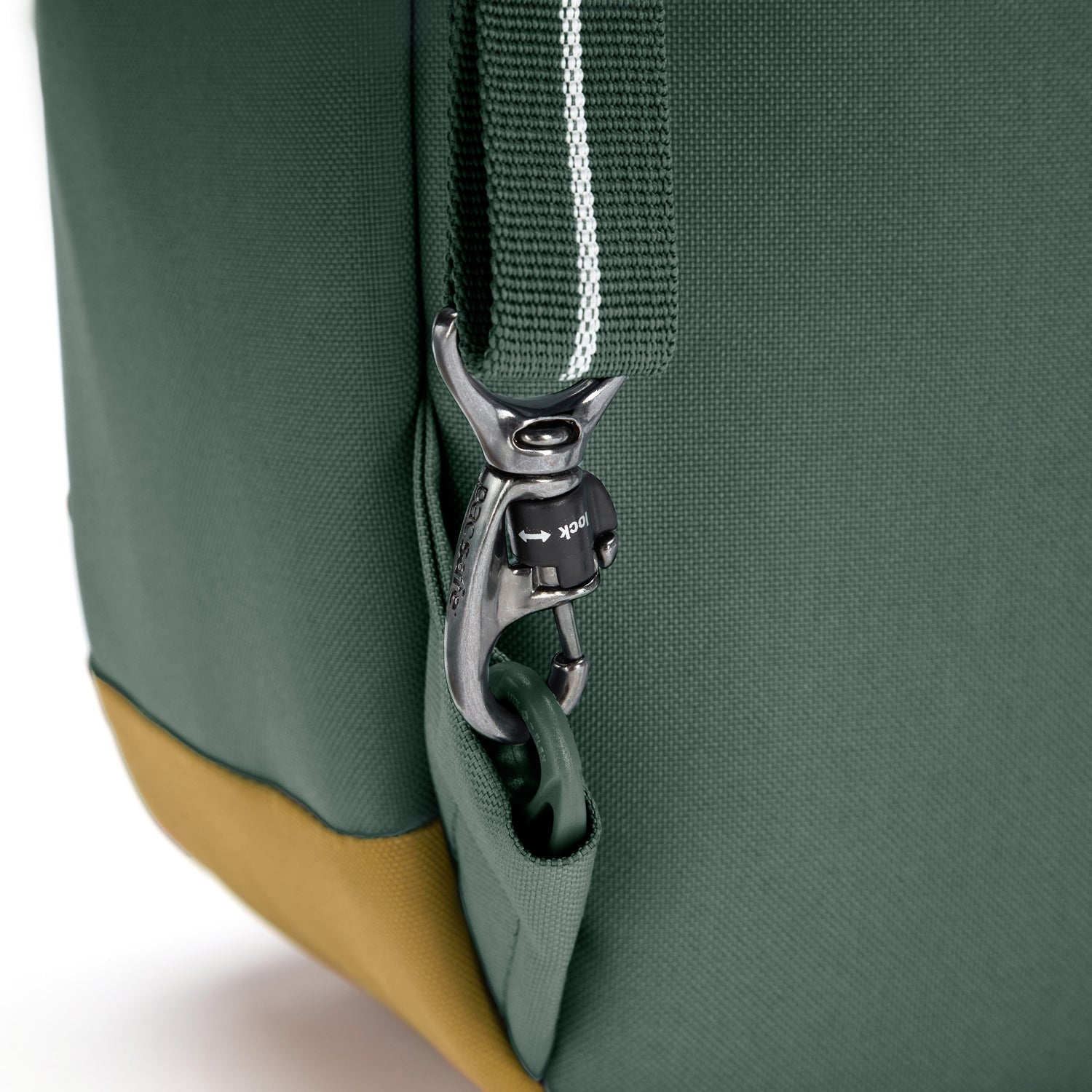 Pacsafe® GO 15L 防盜背囊