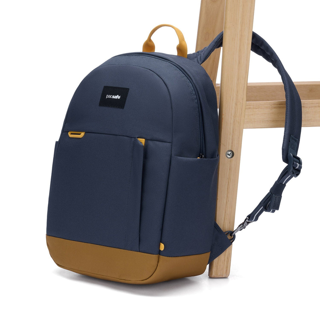 Pacsafe® GO 15L 防盜背囊