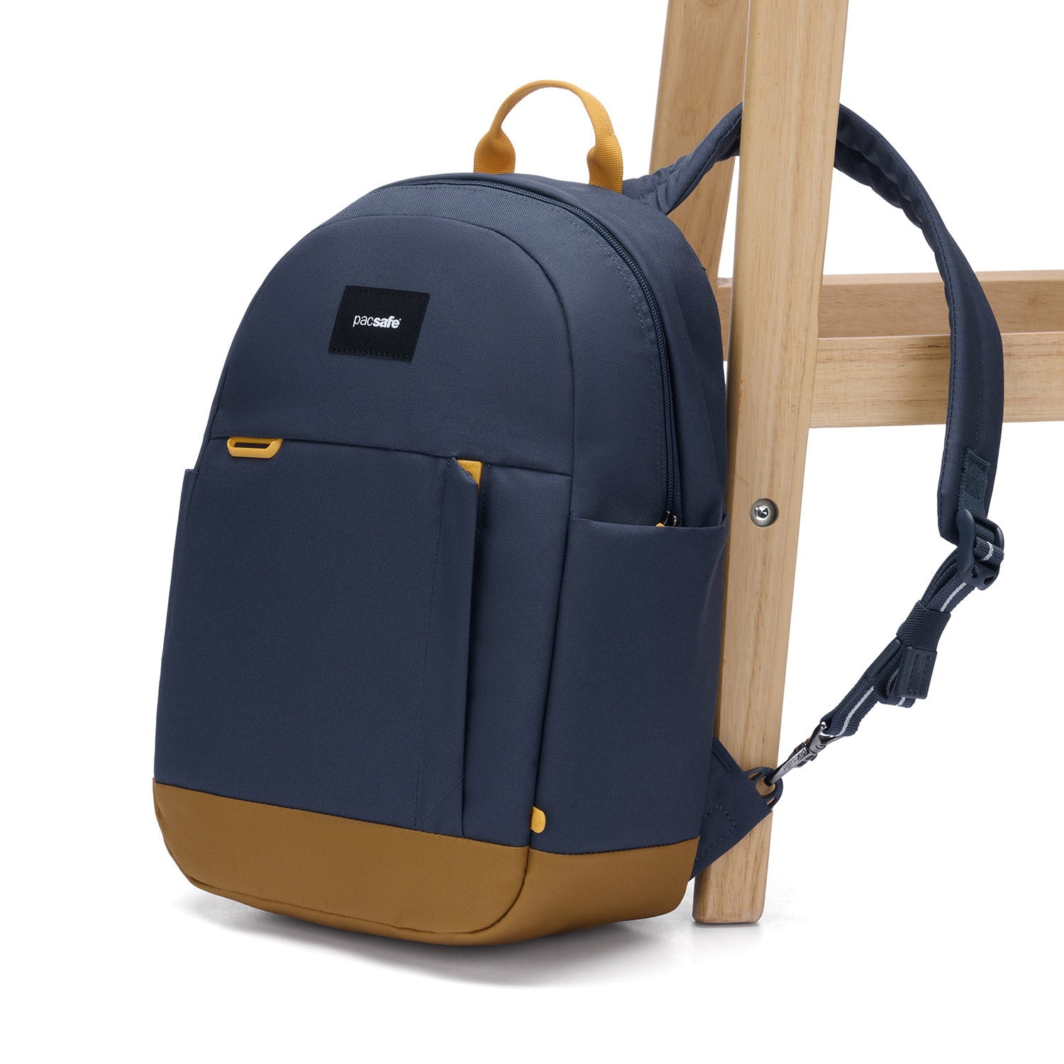 Pacsafe® GO 15L 防盜背囊
