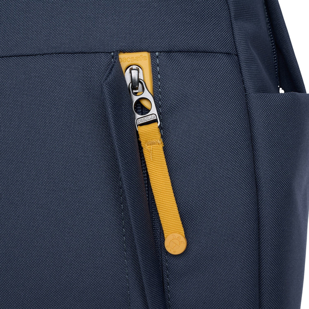 Pacsafe® GO 15L 防盜背囊