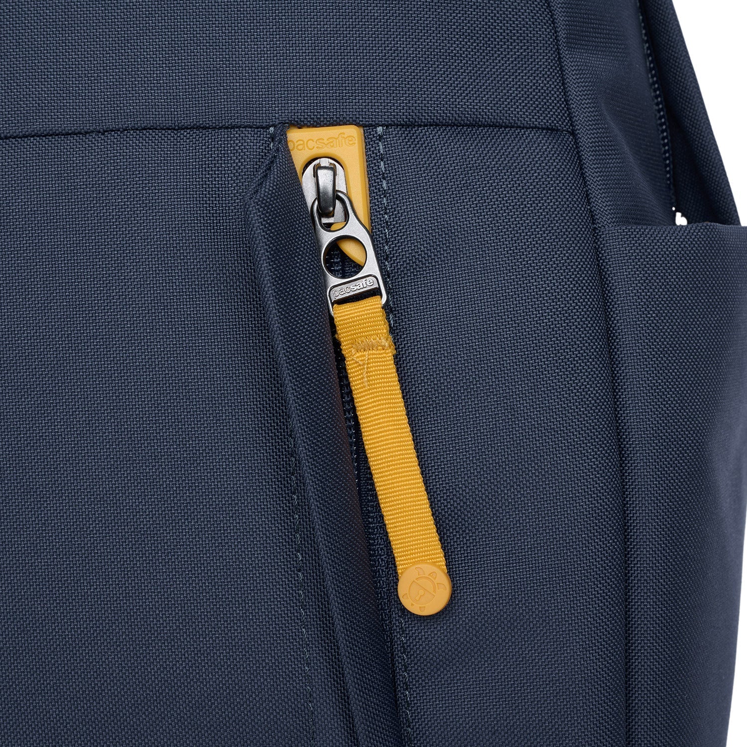 Pacsafe® GO 15L 防盜背囊