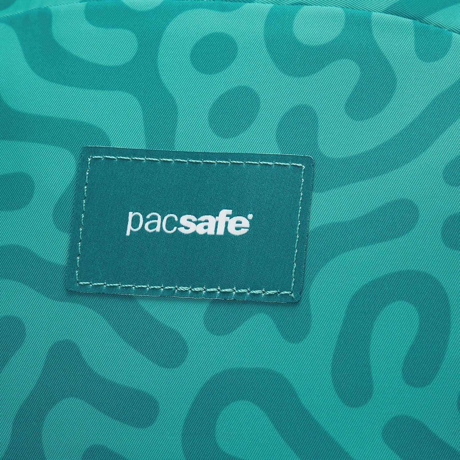 Pacsafe® GO 15L 防盜背囊