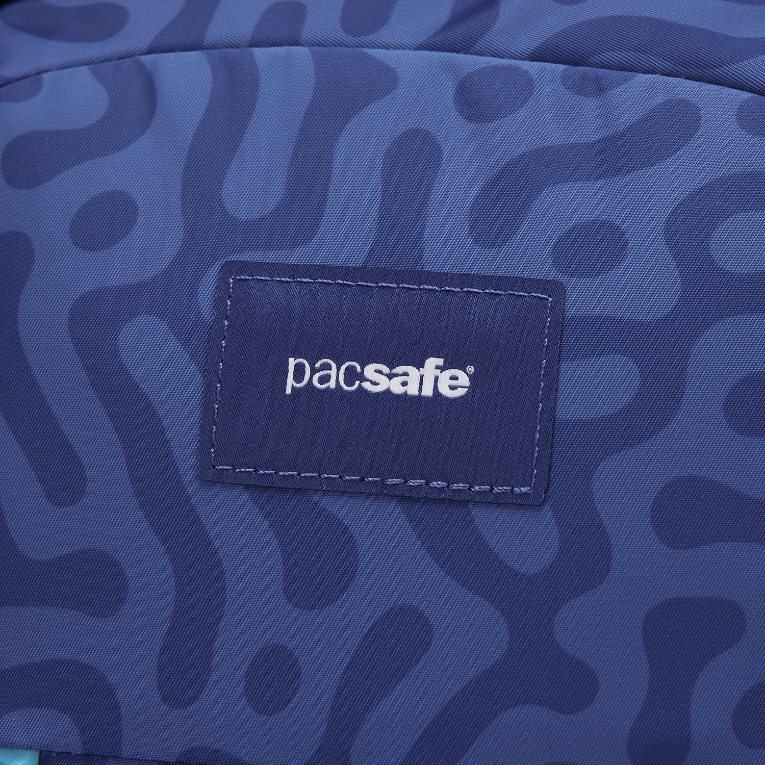 Pacsafe® GO 15L 防盜背囊