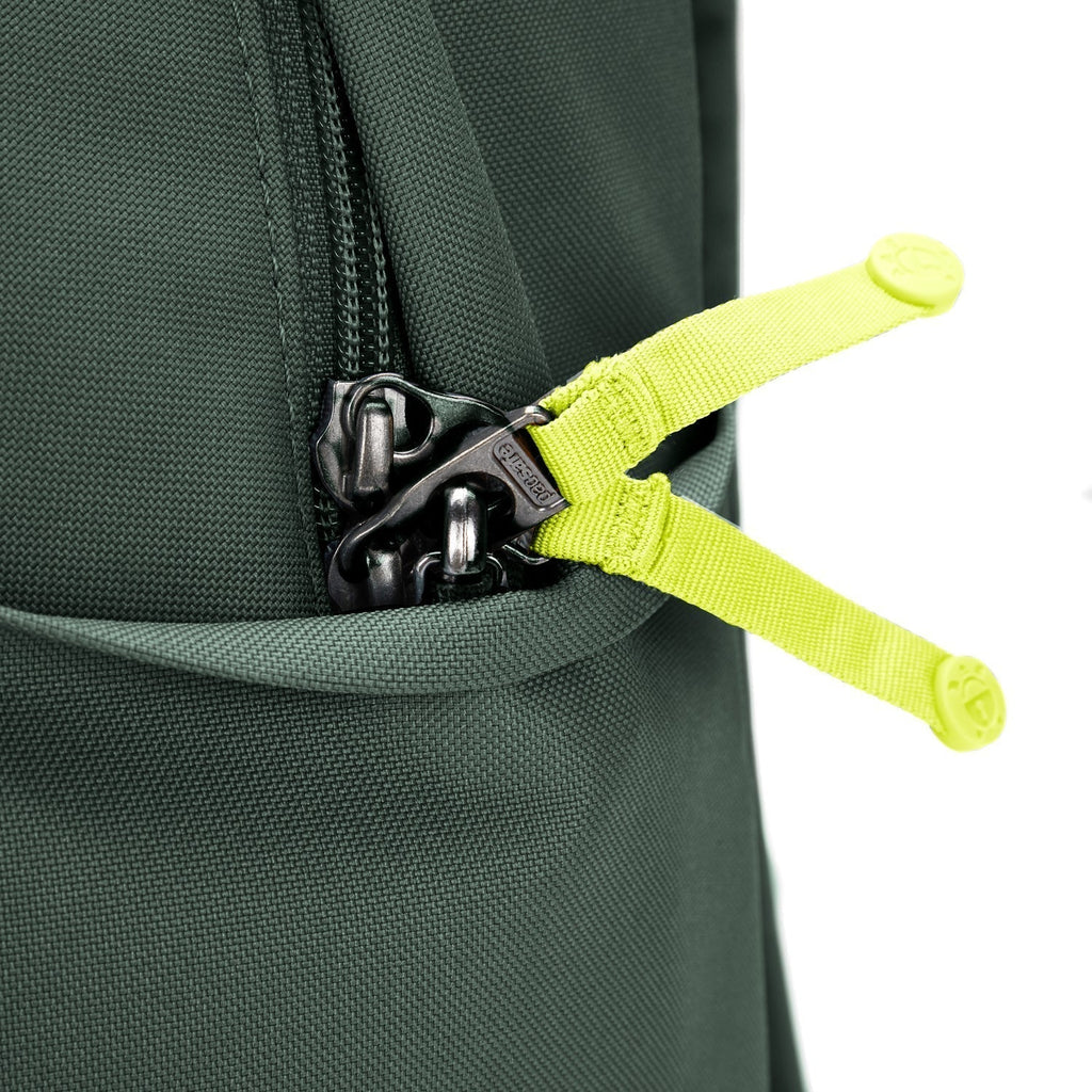 Pacsafe® GO 15L 防盜背囊