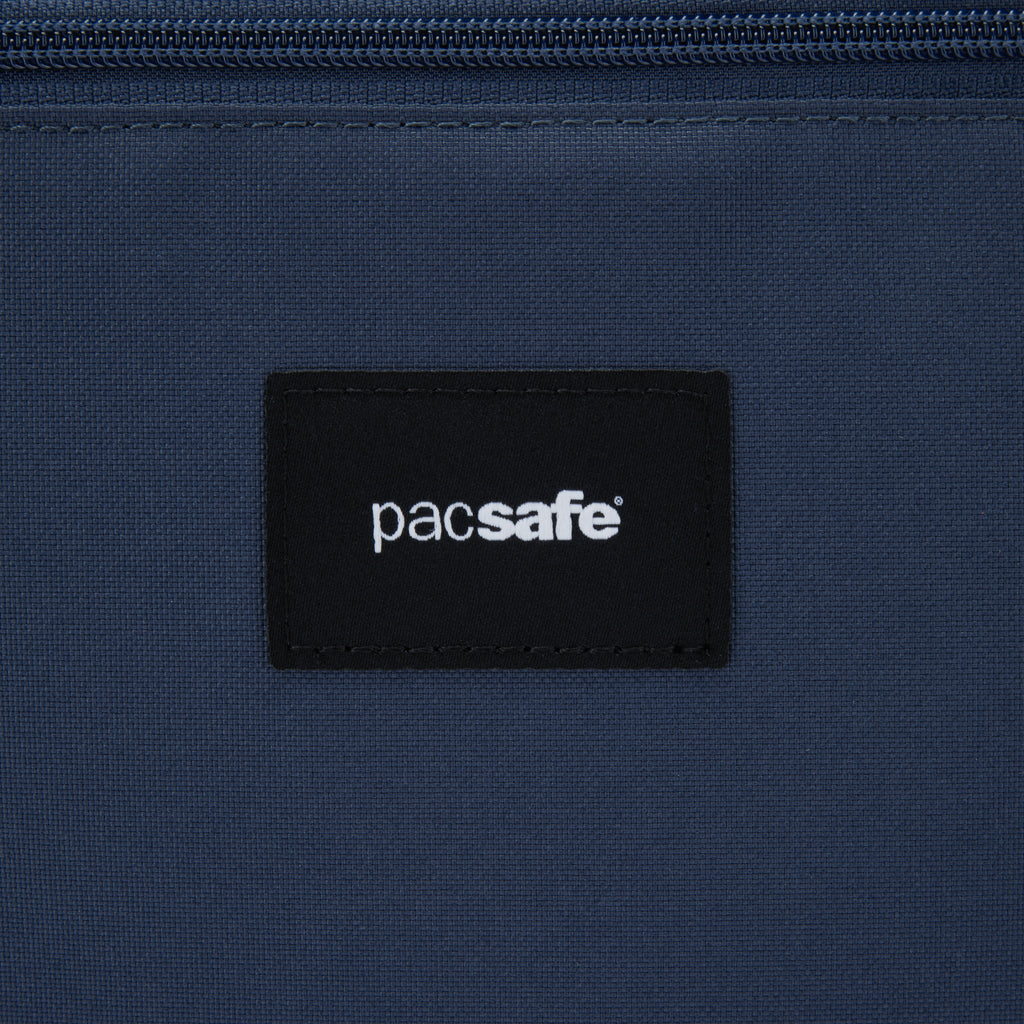 Pacsafe® GO 防盜斜孭小袋