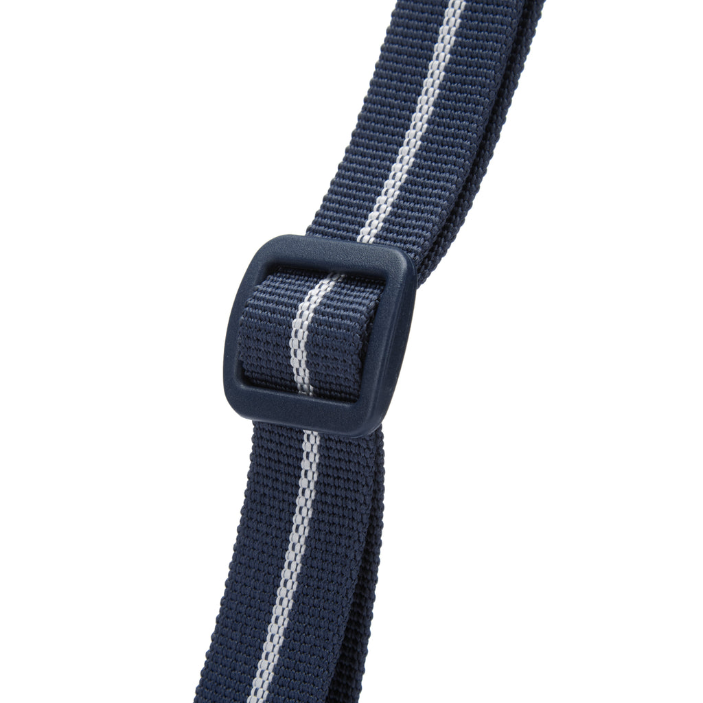Pacsafe® GO 防盜斜孭小袋