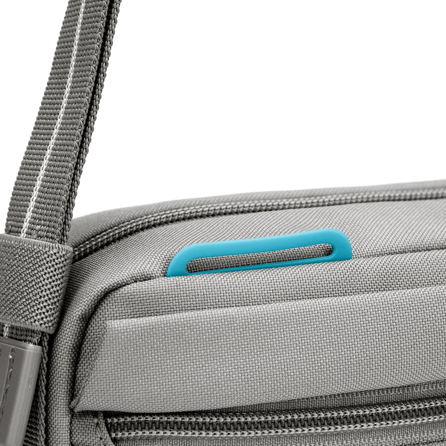 Pacsafe® GO 防盜斜孭袋