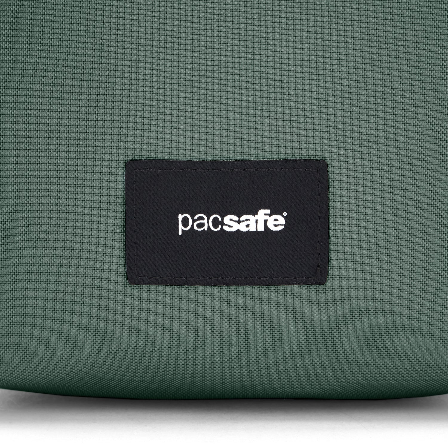Pacsafe® GO 遊樂防盜斜孭袋