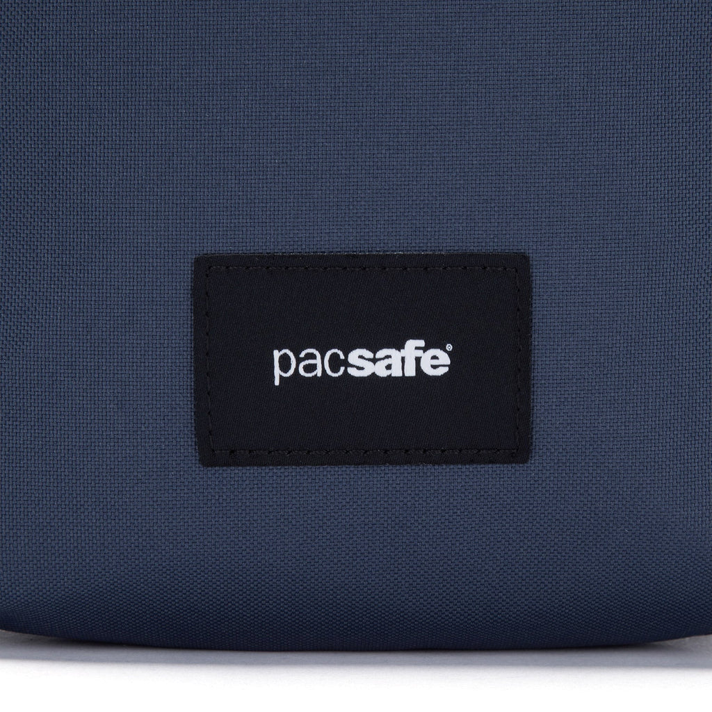 Pacsafe® GO 遊樂防盜斜孭袋