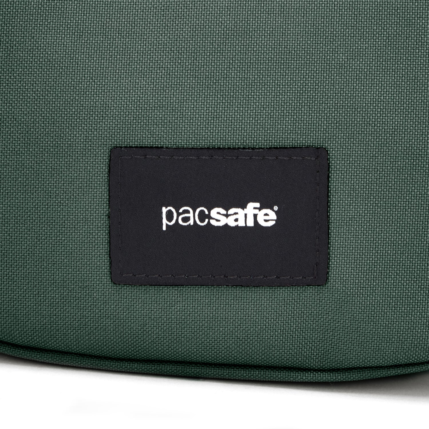 Pacsafe® GO 月亮形防盜斜孭袋