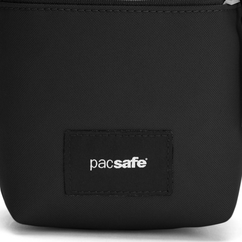 Pacsafe® GO 迷你防盜斜孭袋
