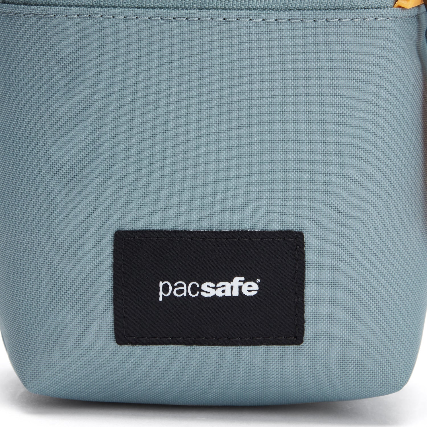 Pacsafe® GO 迷你防盜斜孭袋