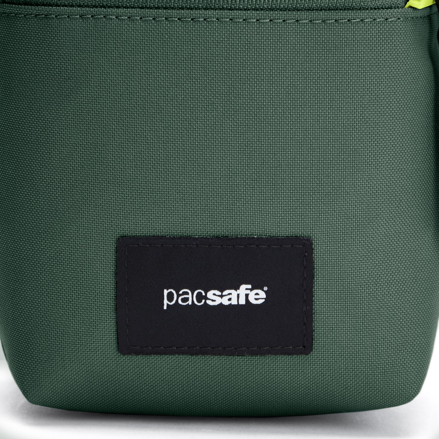Pacsafe® GO 迷你防盜斜孭袋