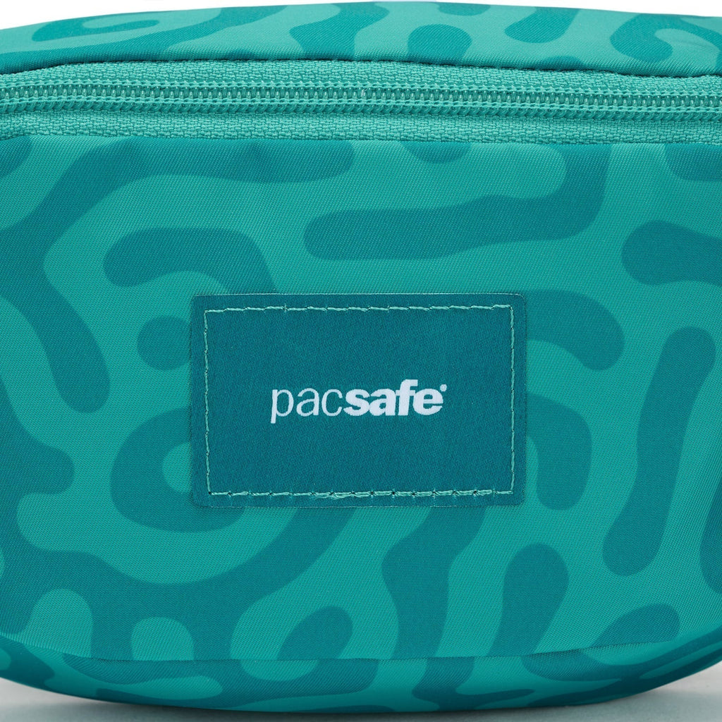 Pacsafe® GO 迷你防盜斜孭胸袋