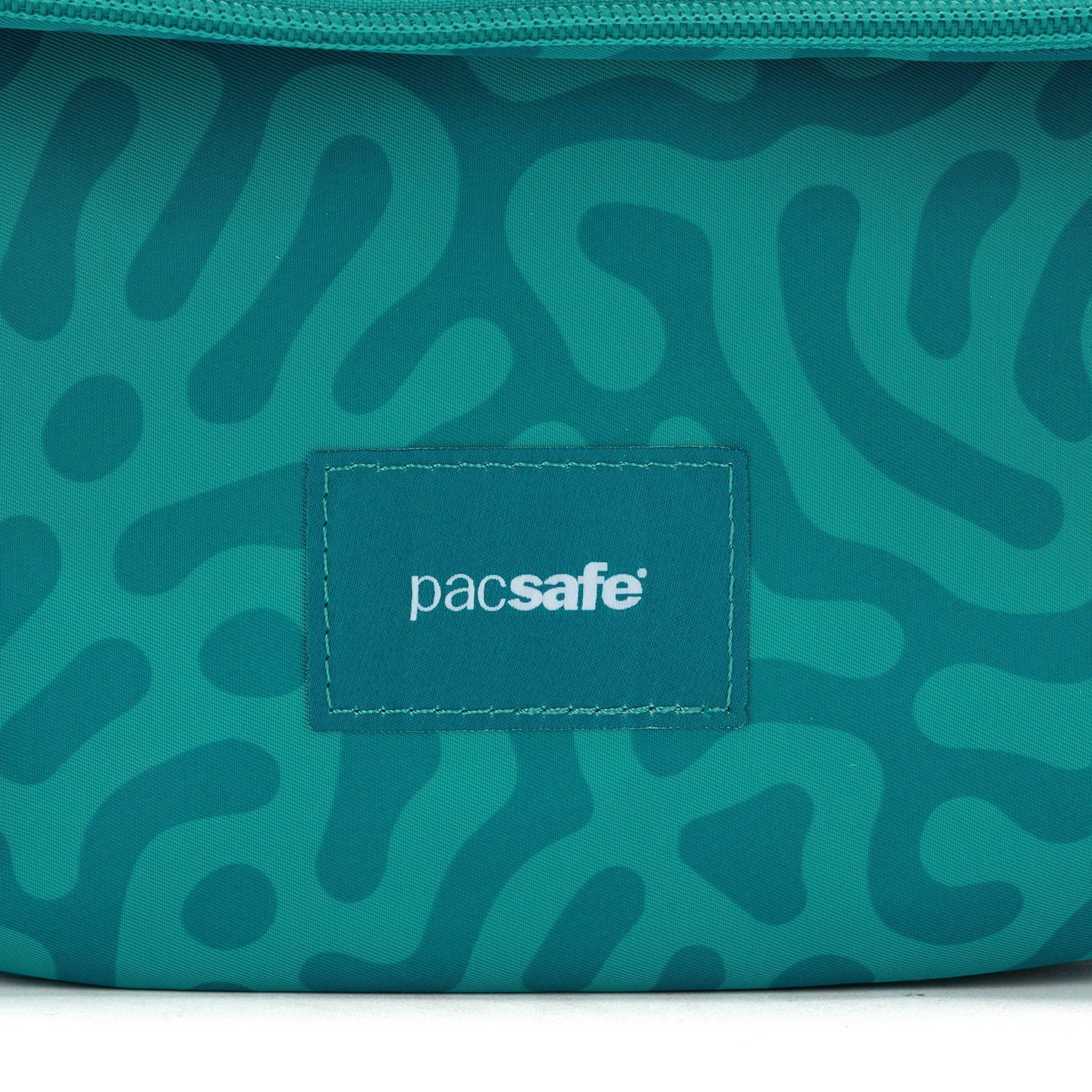Pacsafe® GO 馬鞍形防盜斜孭袋