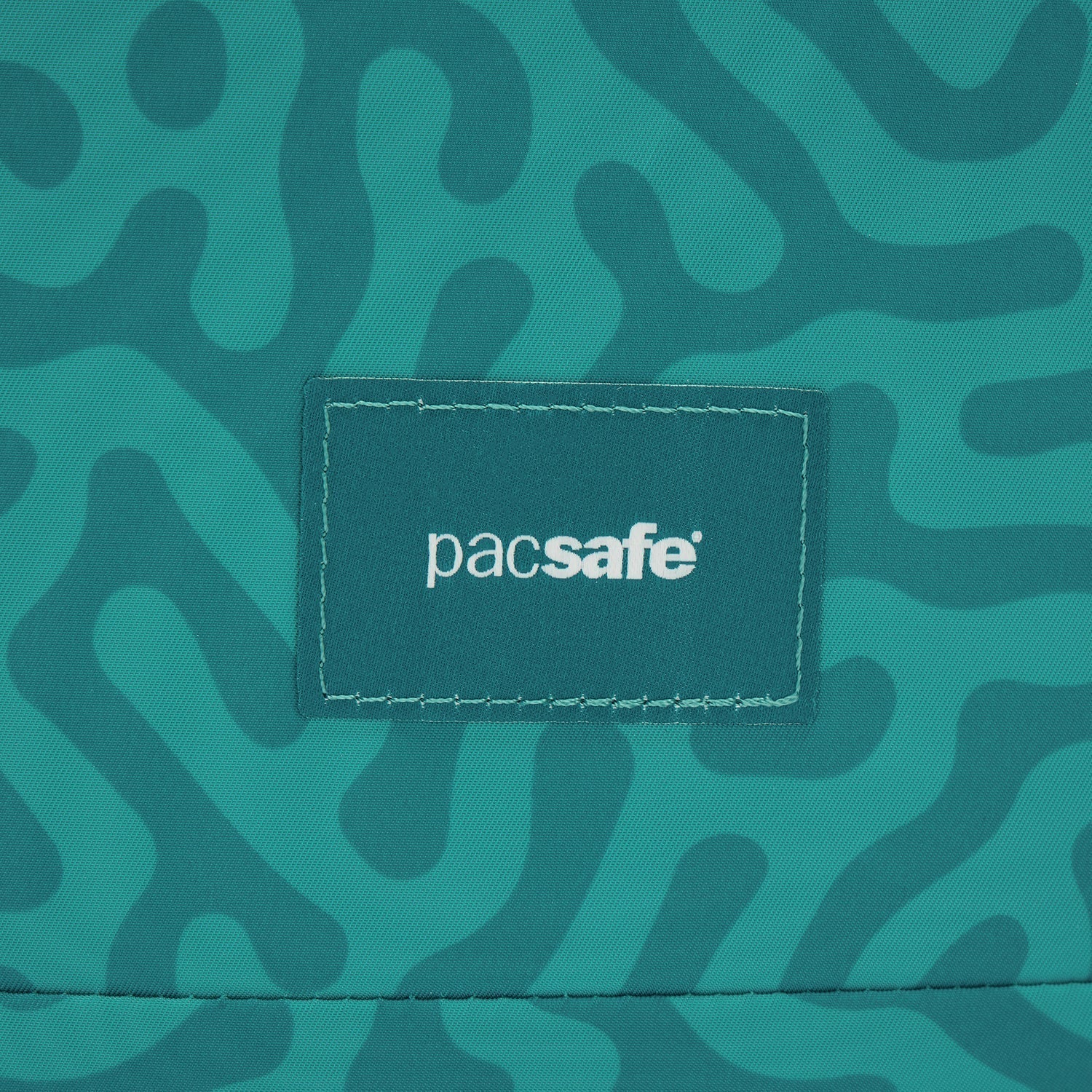 Pacsafe® GO 防盜手提背囊