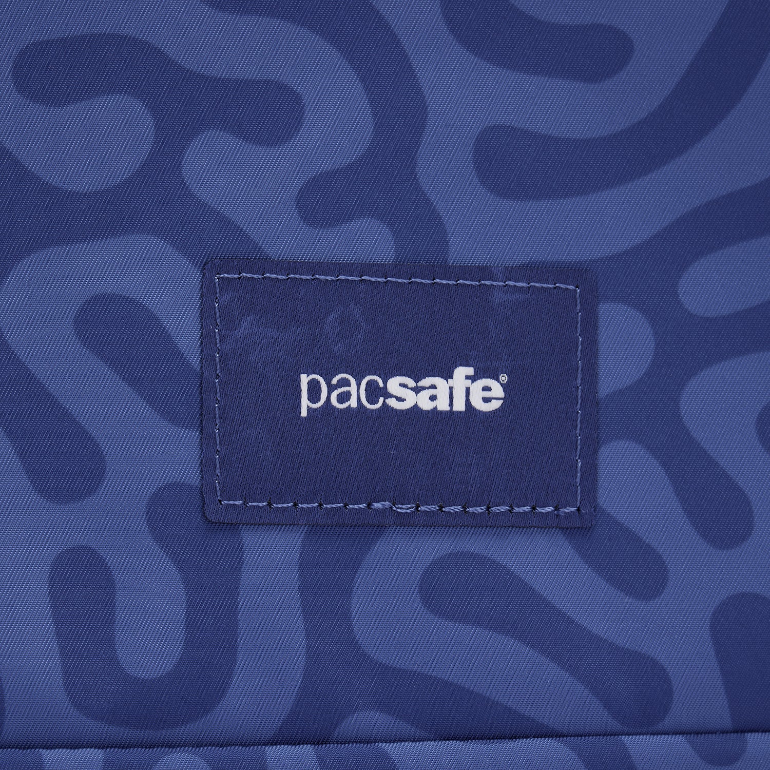 Pacsafe® GO 防盜手提背囊
