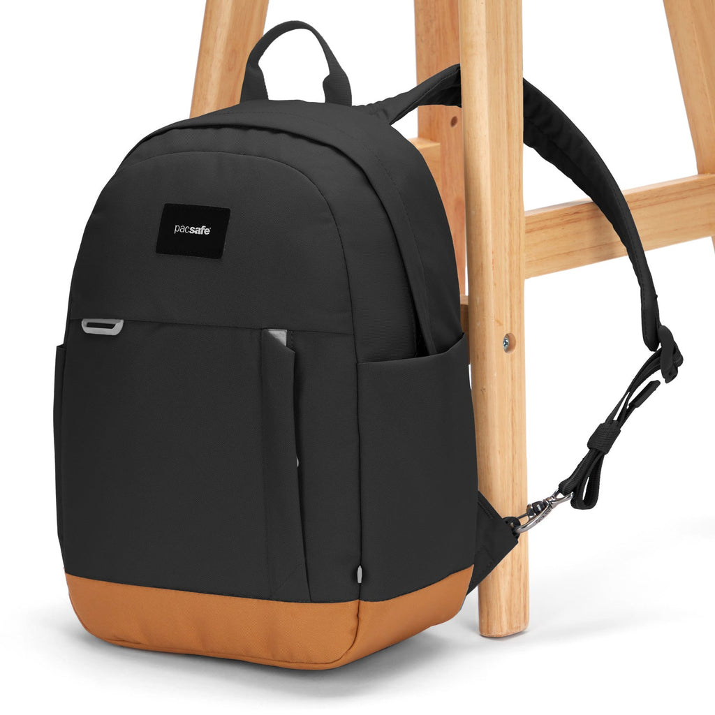 Pacsafe® GO 15L 防盜背囊