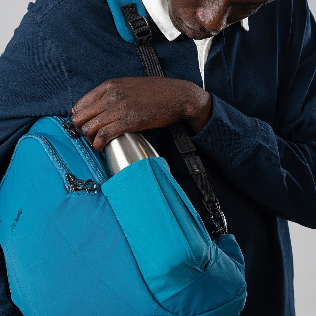 Pacsafe® LS350 防盜 15L 背囊