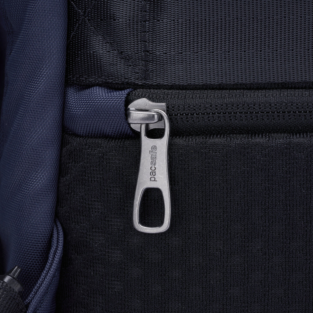 Pacsafe® V 16L 多功能防盜背囊