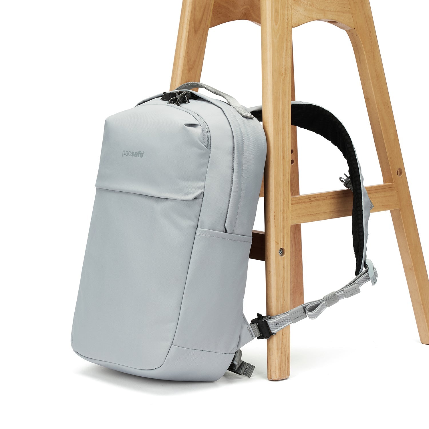 Pacsafe® V 20L 防盜城市背囊