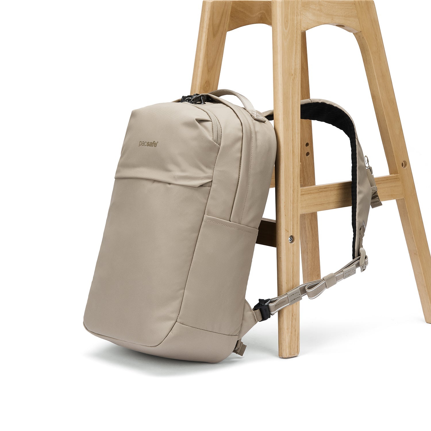Pacsafe® V 20L 防盜城市背囊