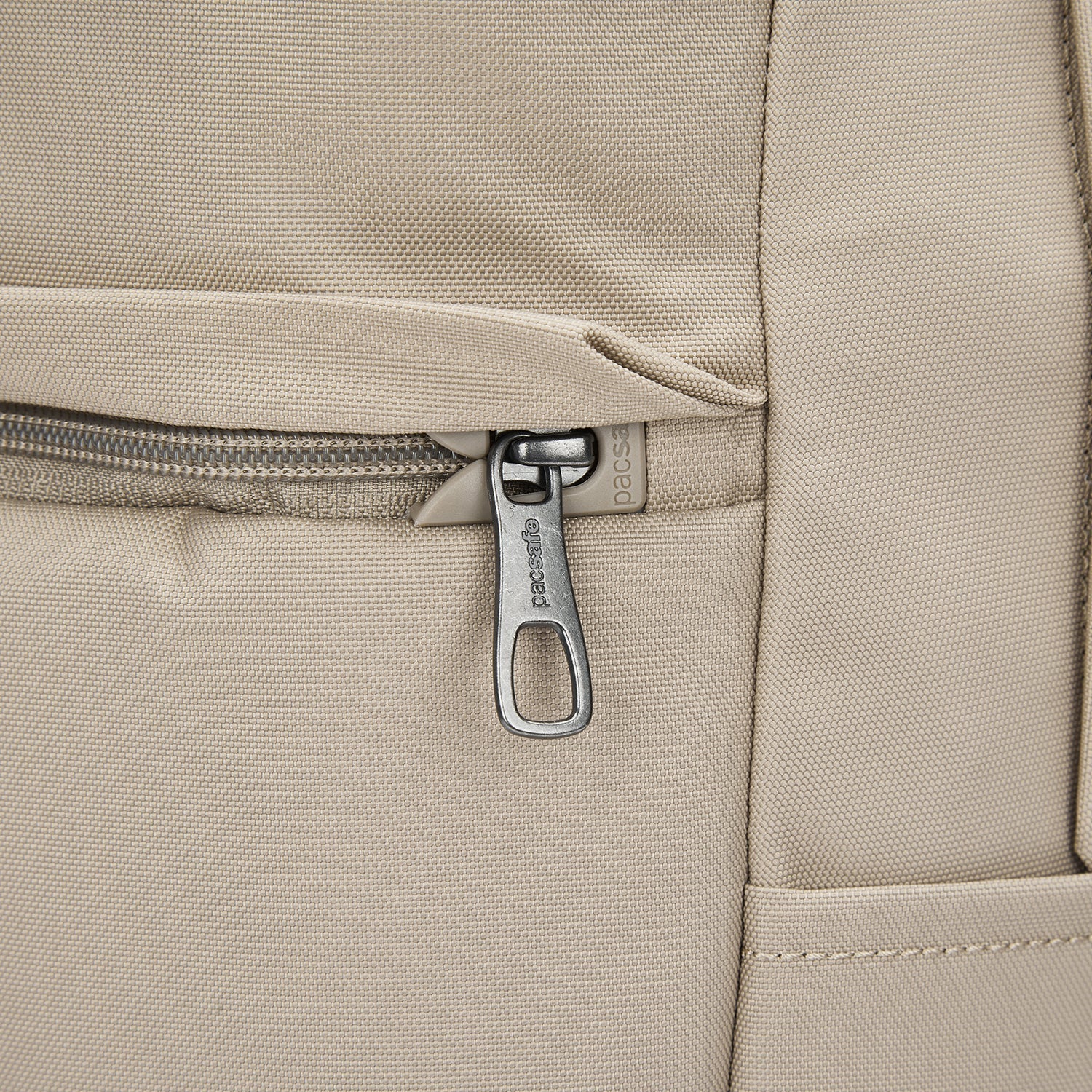 Pacsafe® V 20L 防盜城市背囊