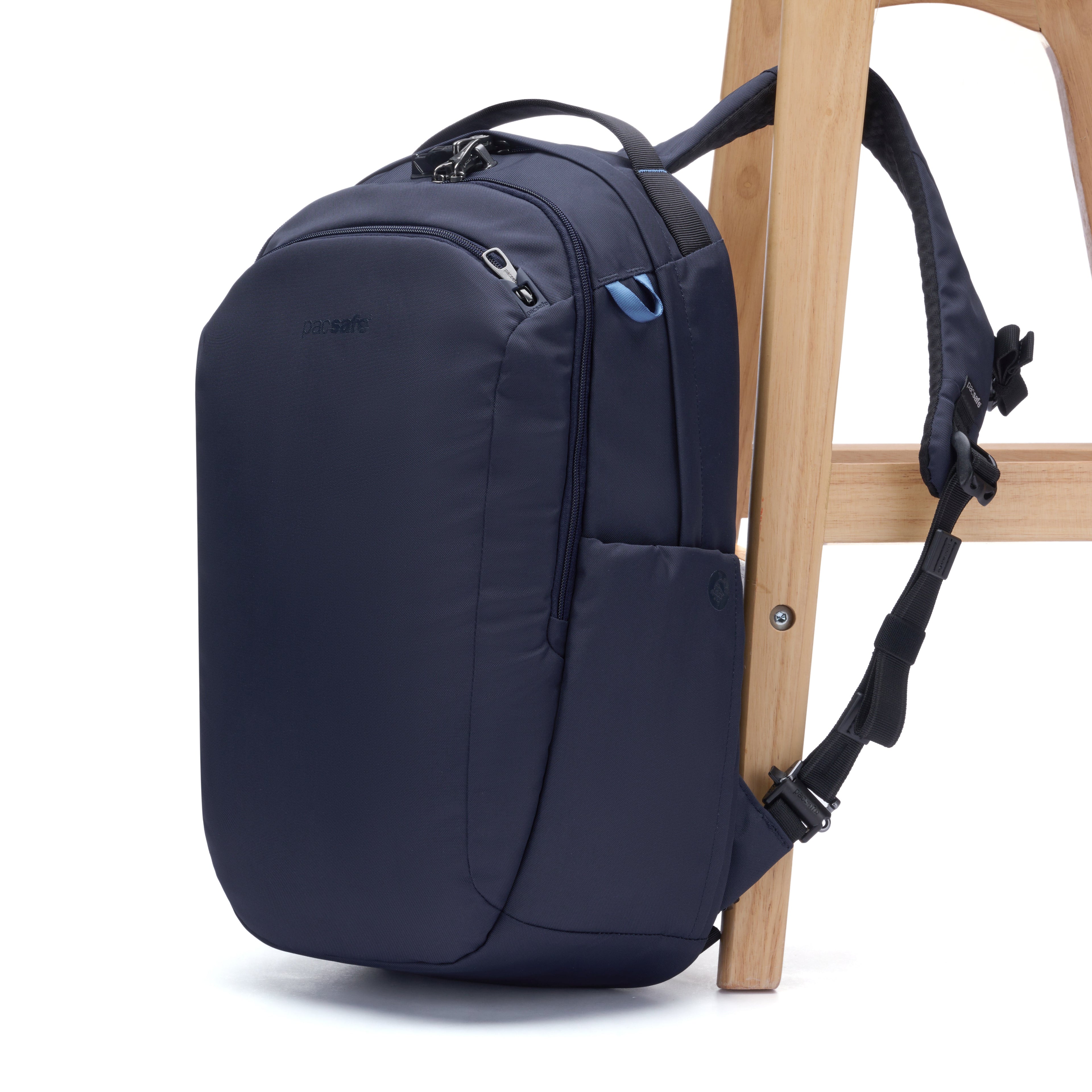 Pacsafe® V 26L 旅行防盜背囊