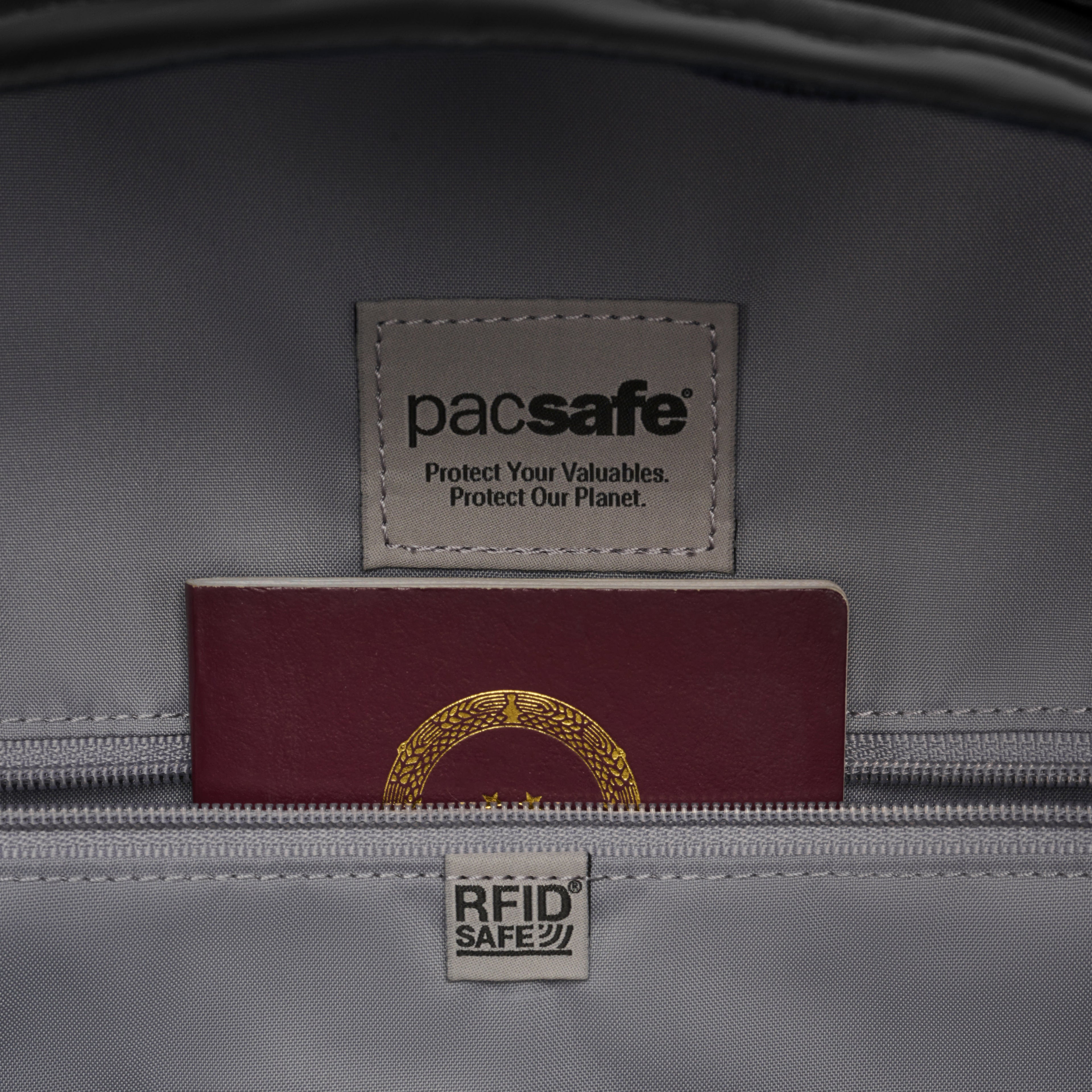 Pacsafe® W 10L 防盜背囊