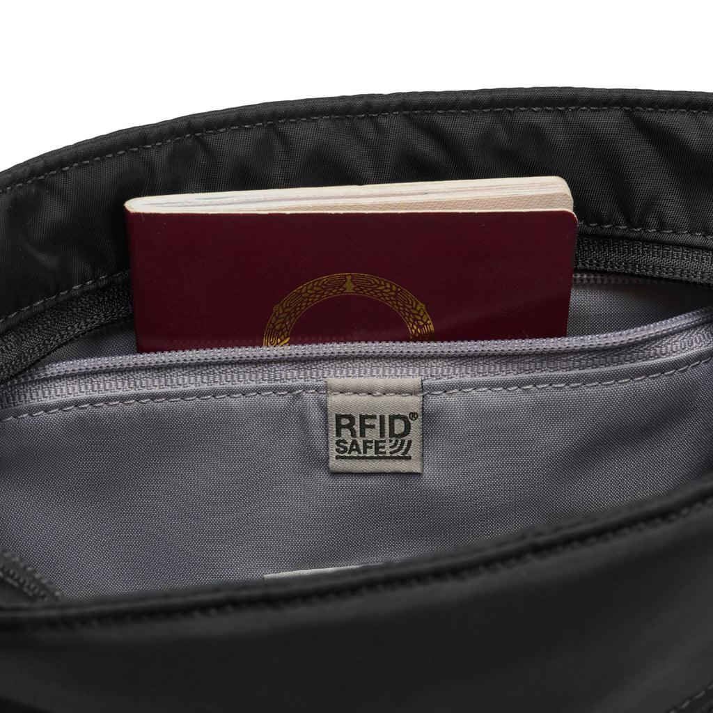 Pacsafe® W 防盜斜孭袋