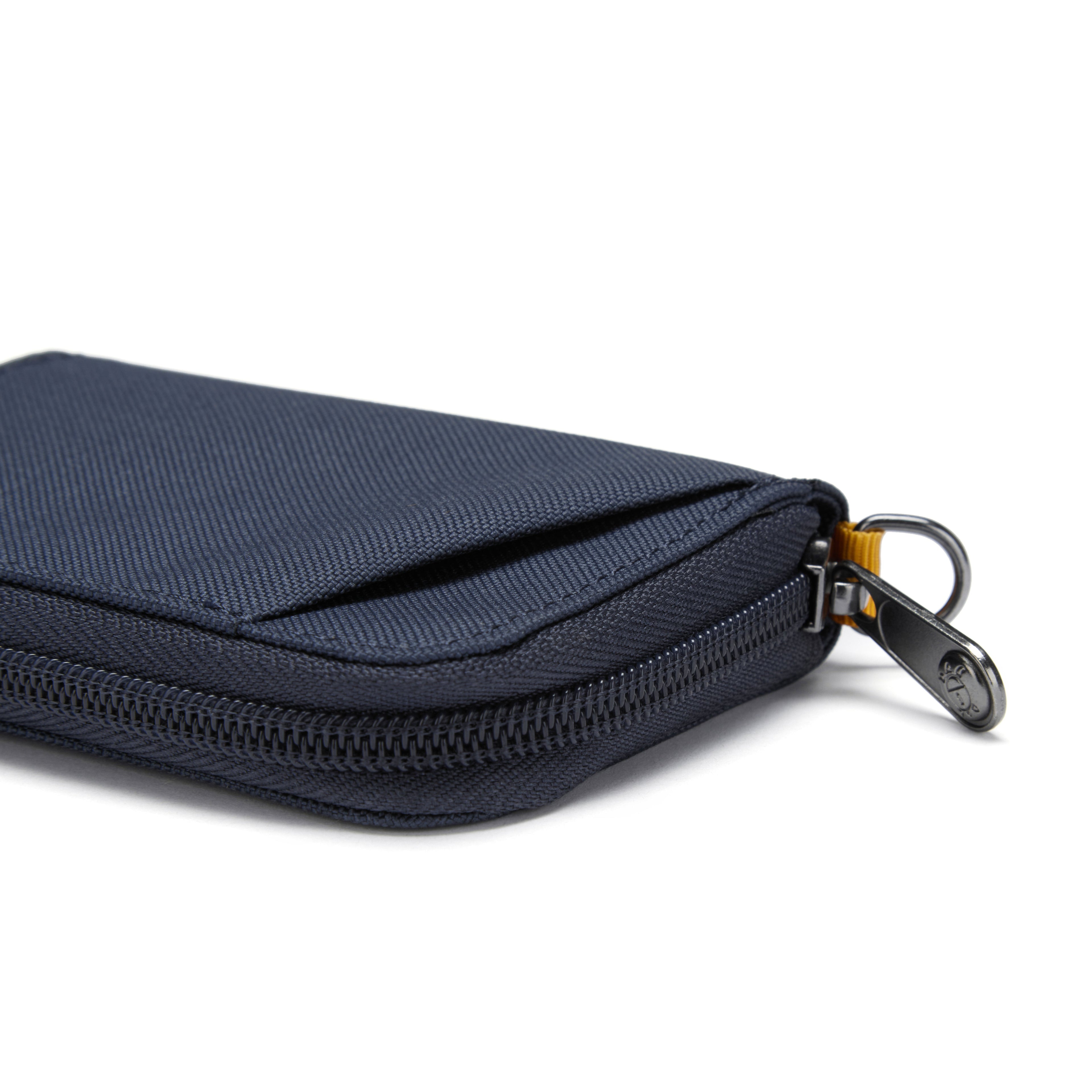 Pacsafe® RFIDsafe® RFID 屏蔽咭片銀包