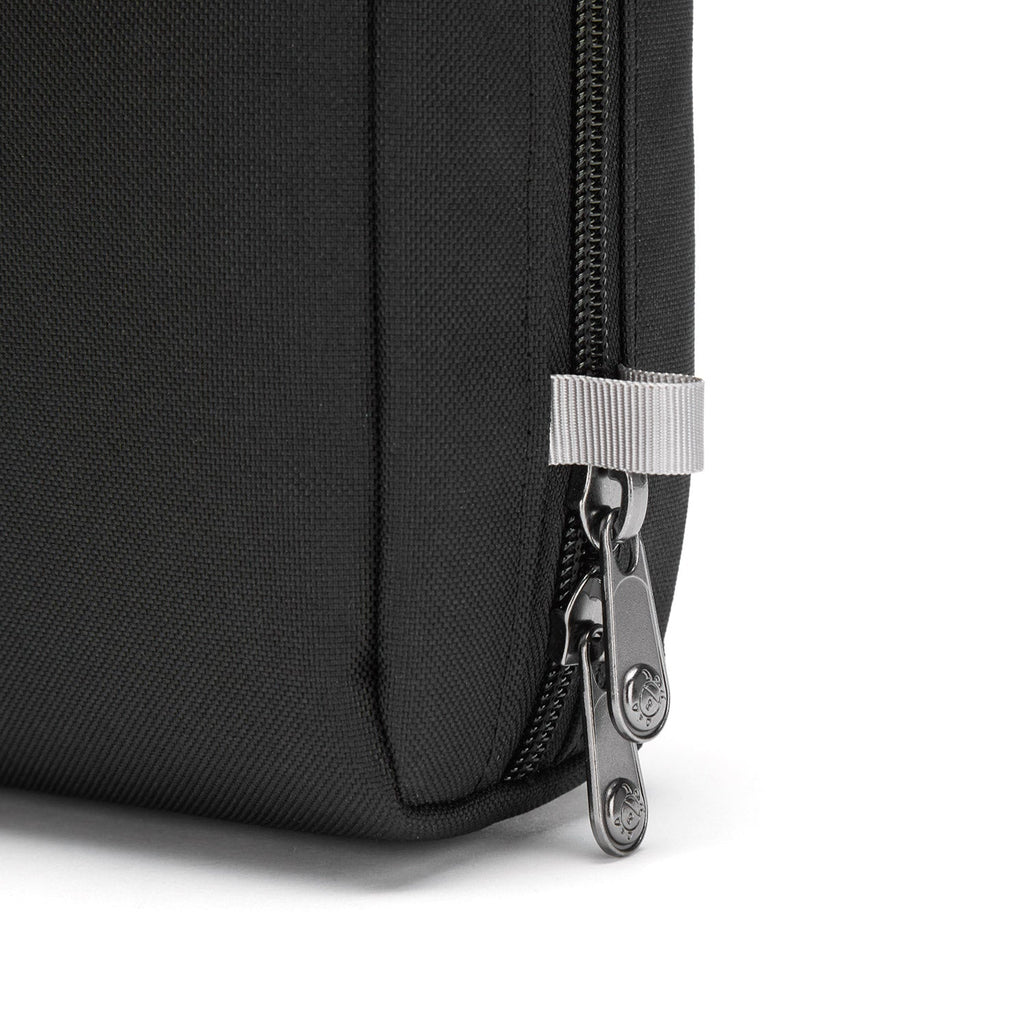Pacsafe® RFIDsafe® RFID 屏蔽裝備小袋