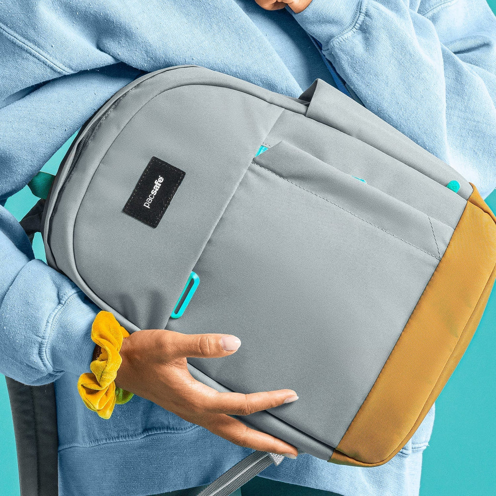 Pacsafe® GO 15L 防盜背囊