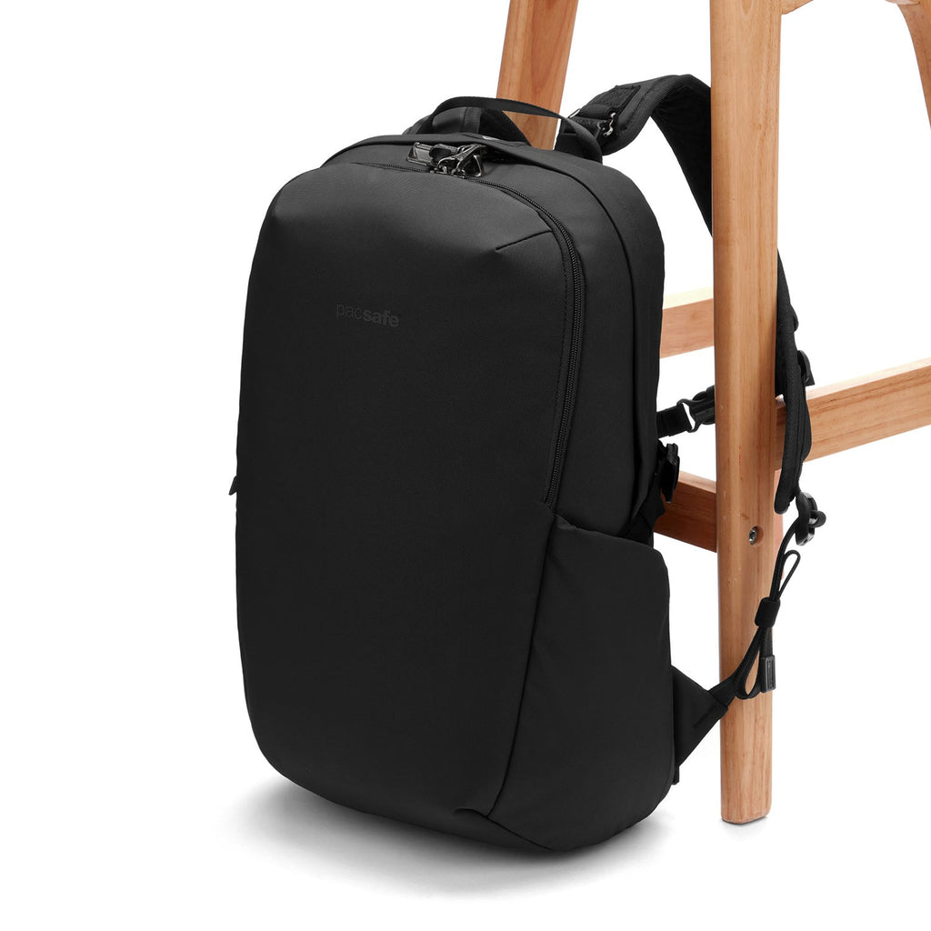Pacsafe® Vibe 24L 防盜背囊