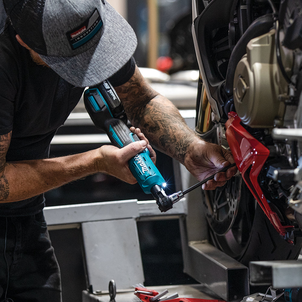 Makita 18V LXT Lithium-Ion Cordless Square Drive Ratchet Kit (2.0Ah), 3/8" + 1/4"