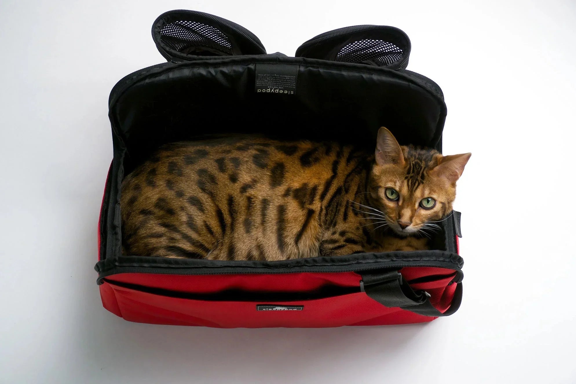 Sleepypod Atom Small Pet Carrier - Airline Compliant, Crash Tested Model