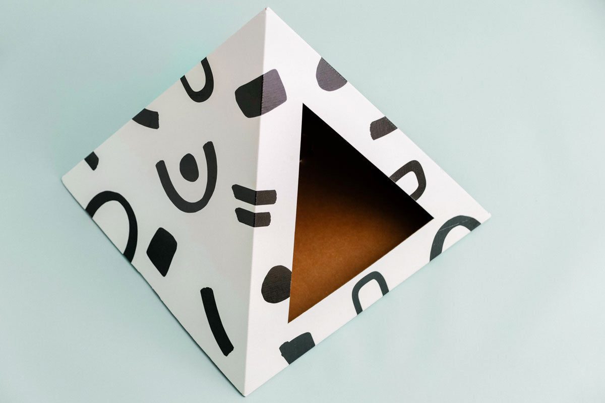 Kitty Kardboard® 'Doodle' Cat Pyramid