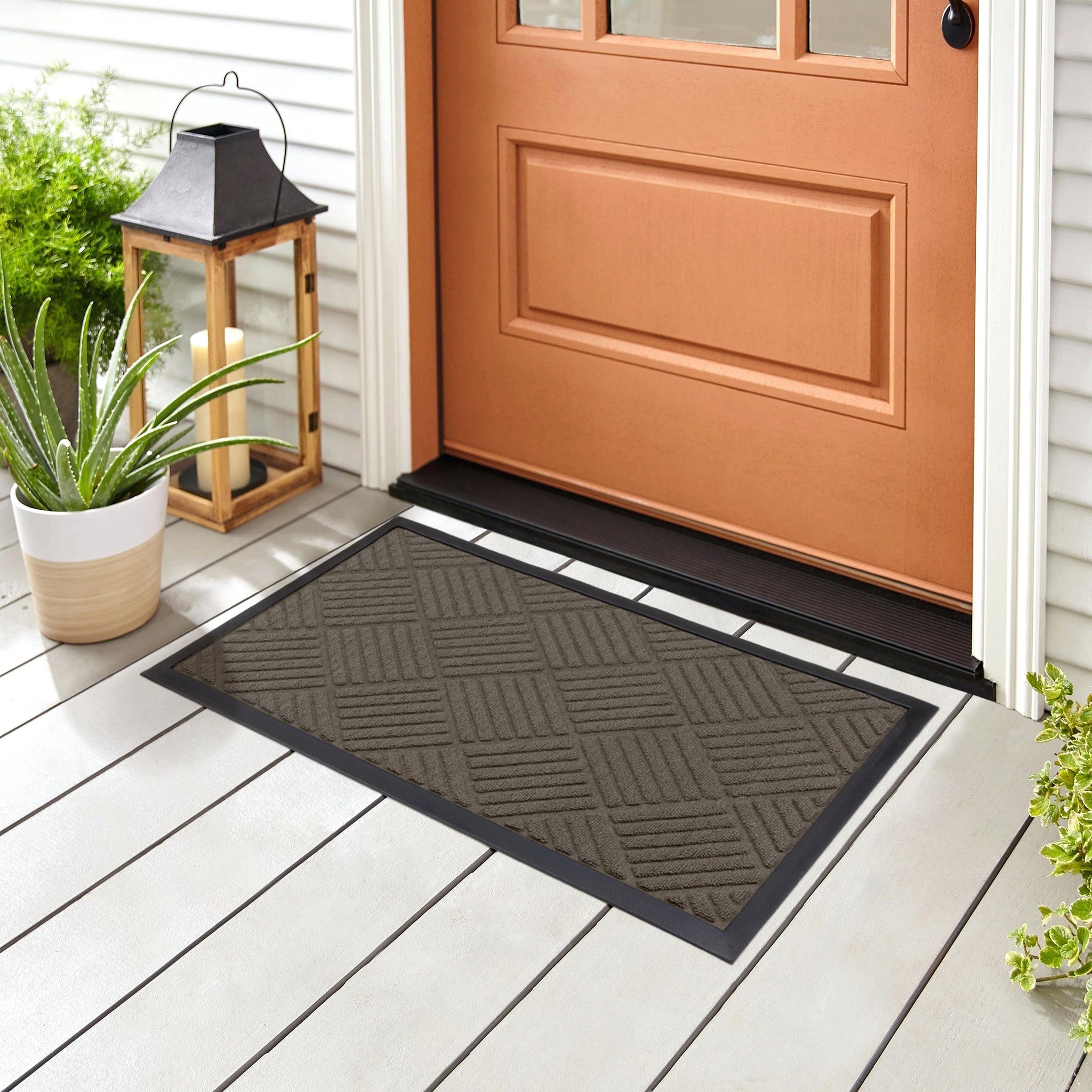 Medium All-Weather Door Mat - Diamond